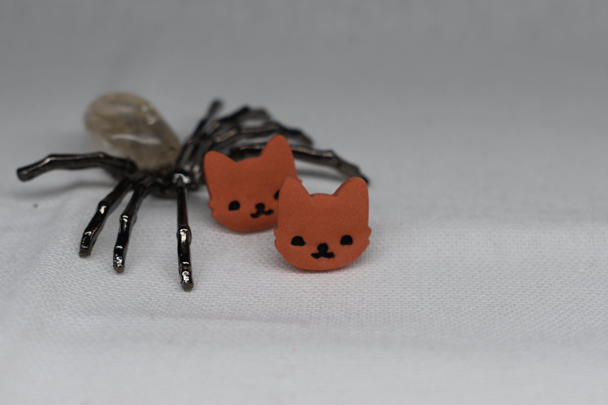 Kitty Studs - Poppy