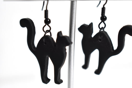 Arched Black Cat Earring 