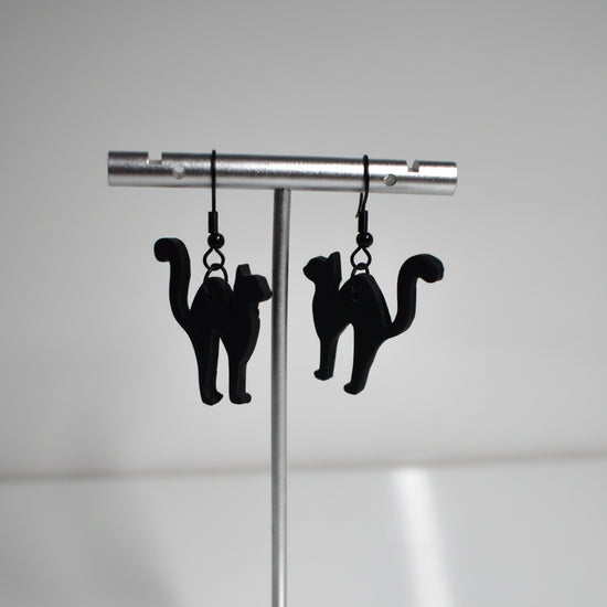 Arched Black Cat Earring 