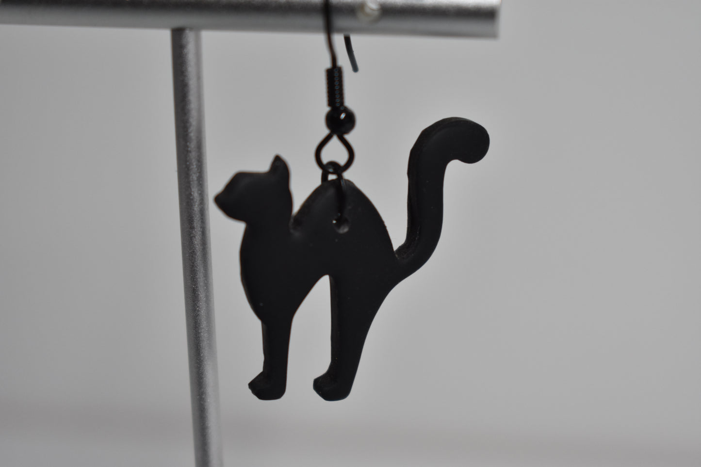 Arched Black Cat Earring 