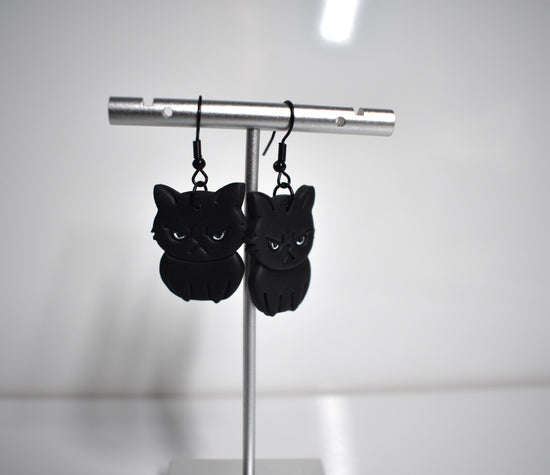 Black Grumpy Cat Earring 