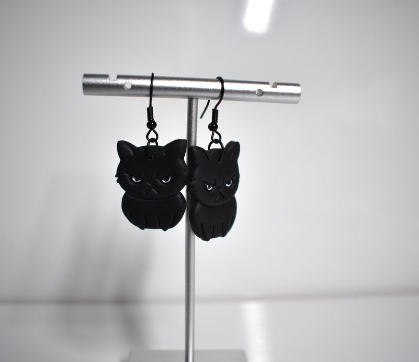 Black Grumpy Cat Earring 