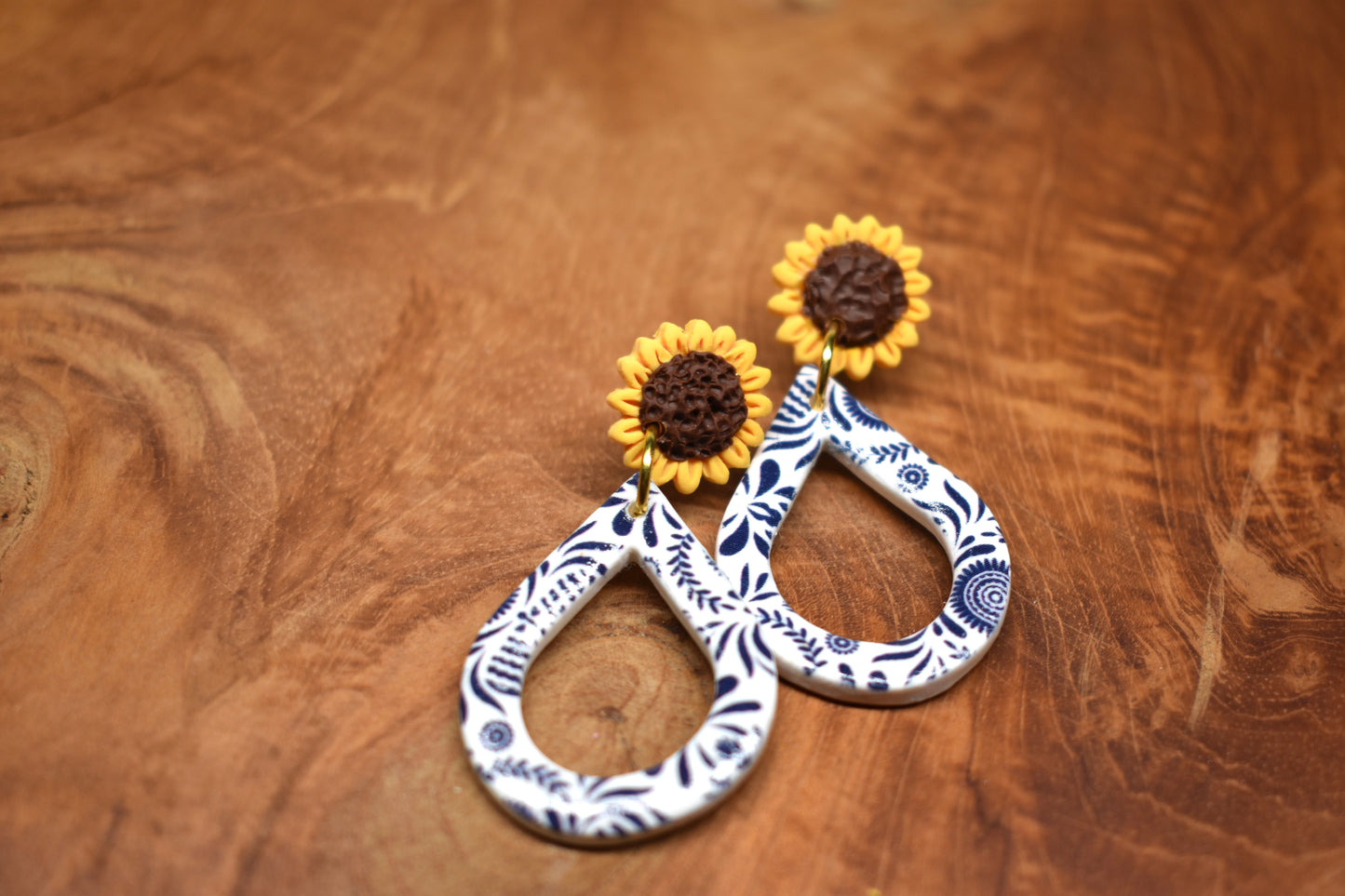 Delft Sunflower Teardrop