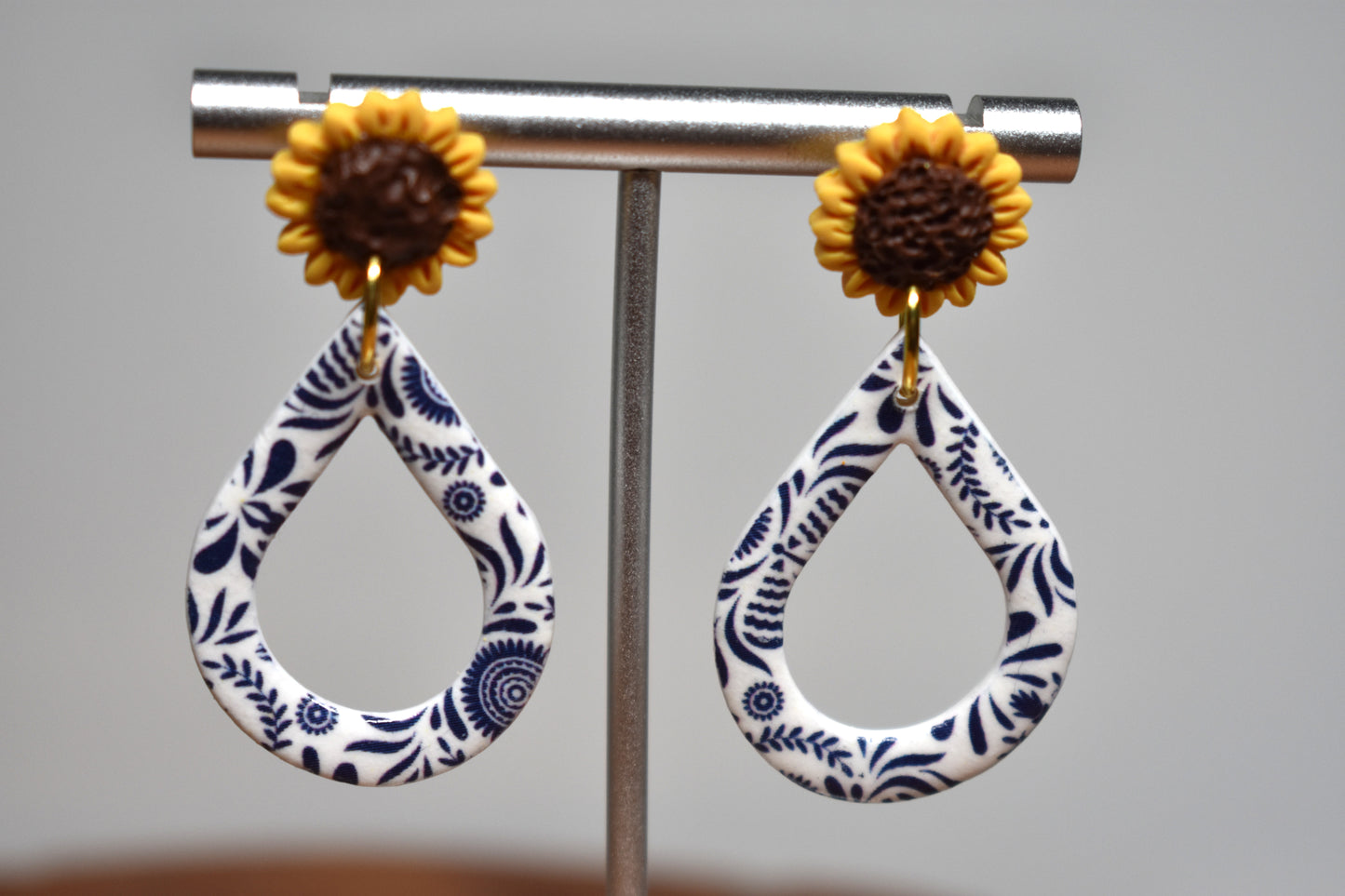 Delft Sunflower Teardrop