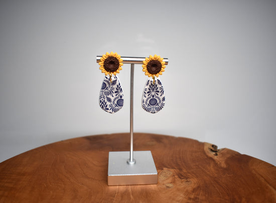 Delft Sunflower Solid Teardrop Earrings