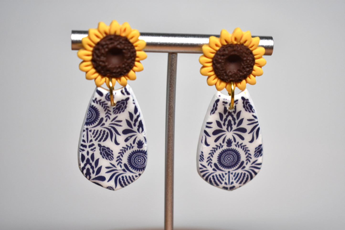 Delft Sunflower Solid Teardrop Earrings