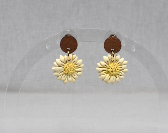 Daisy & Walnut Earrings