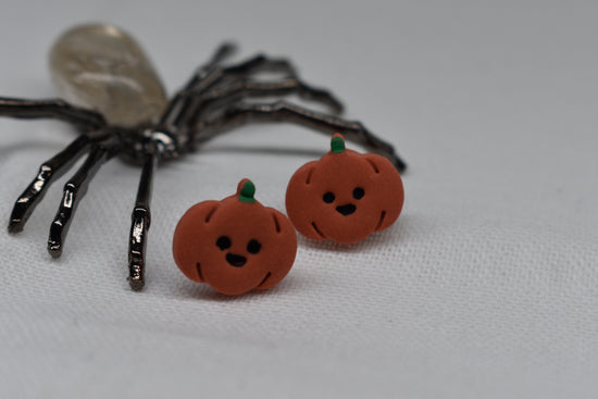 Pumpkin Studs