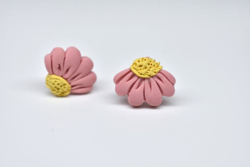 Half flower stud Ballet Pink 