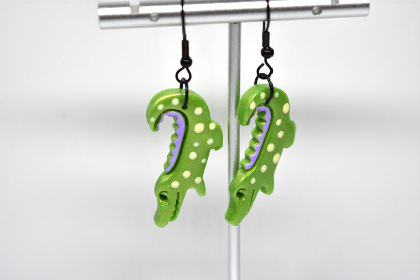 Laying Crocodile earrings 