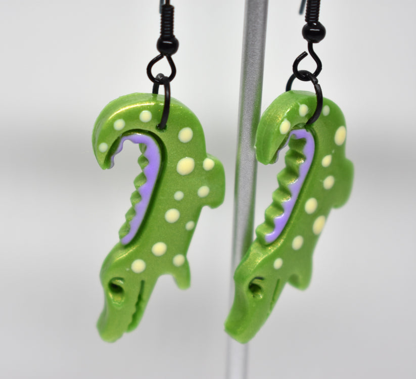 Laying Crocodile earrings 